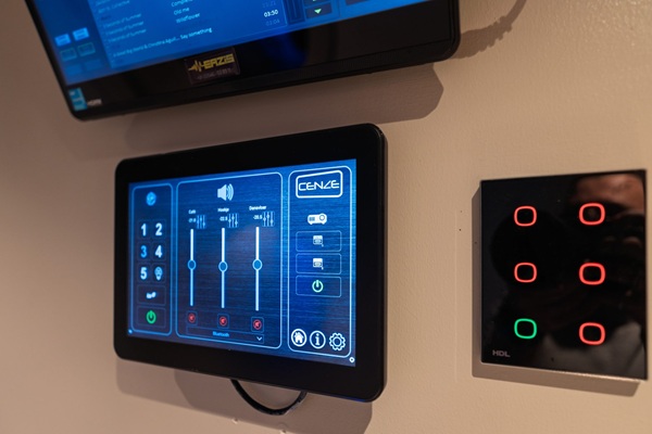 Restaurant geluidsinstallatie bedienen